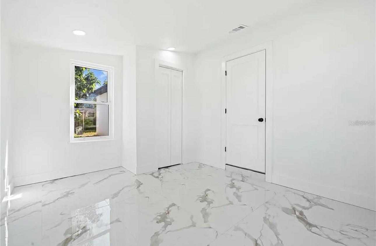 5101 TOWN N COUNTRY BLVD — photo 8