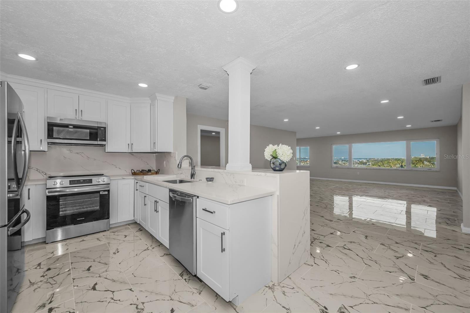 100 BLUFF VIEW DR #604C — photo 9