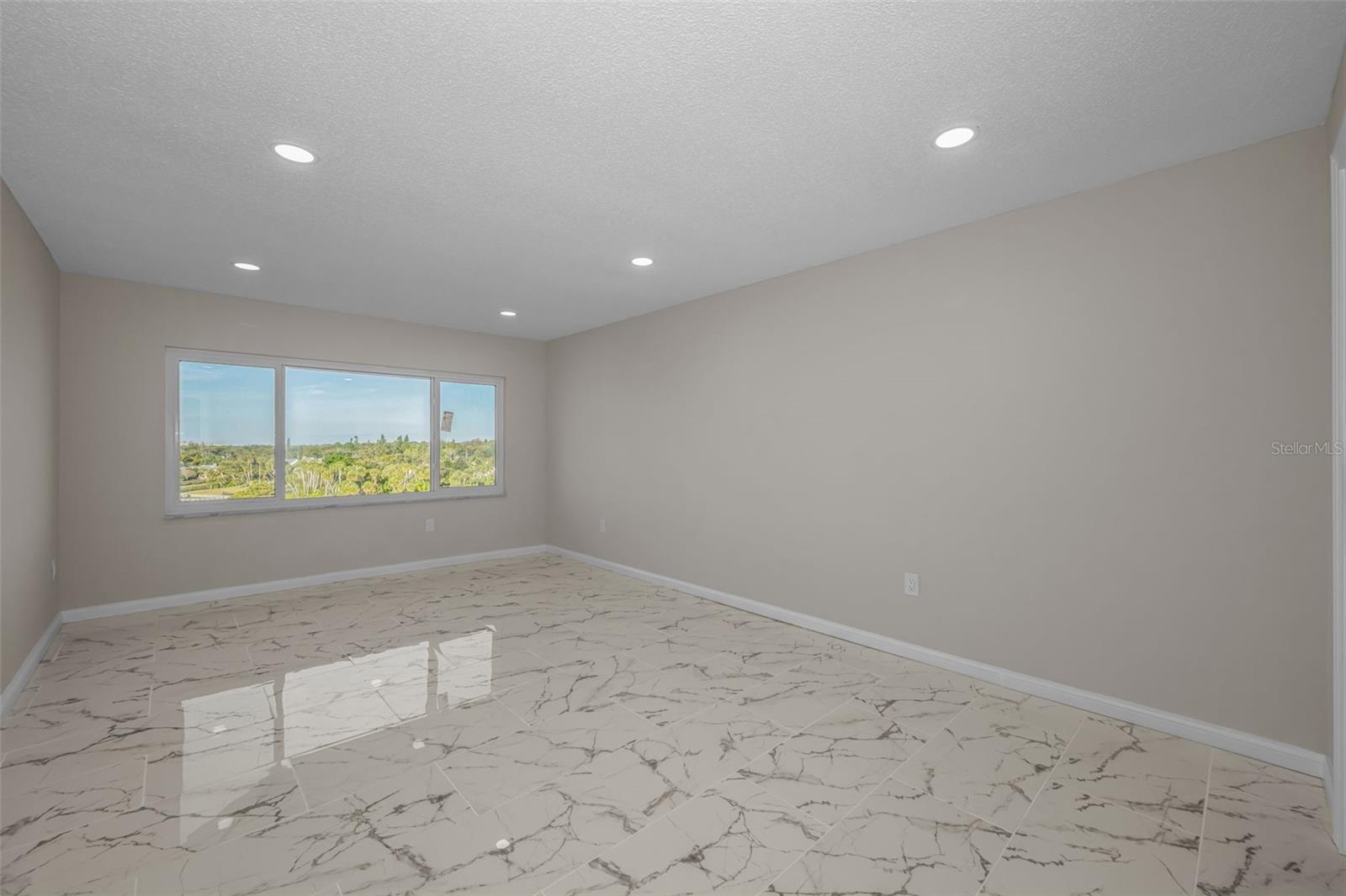 100 BLUFF VIEW DR #604C — photo 21