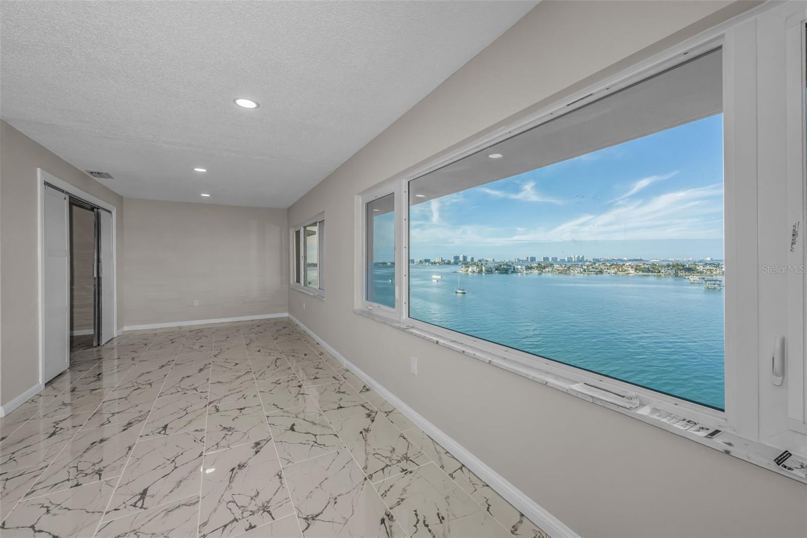 100 BLUFF VIEW DR #604C — photo 14