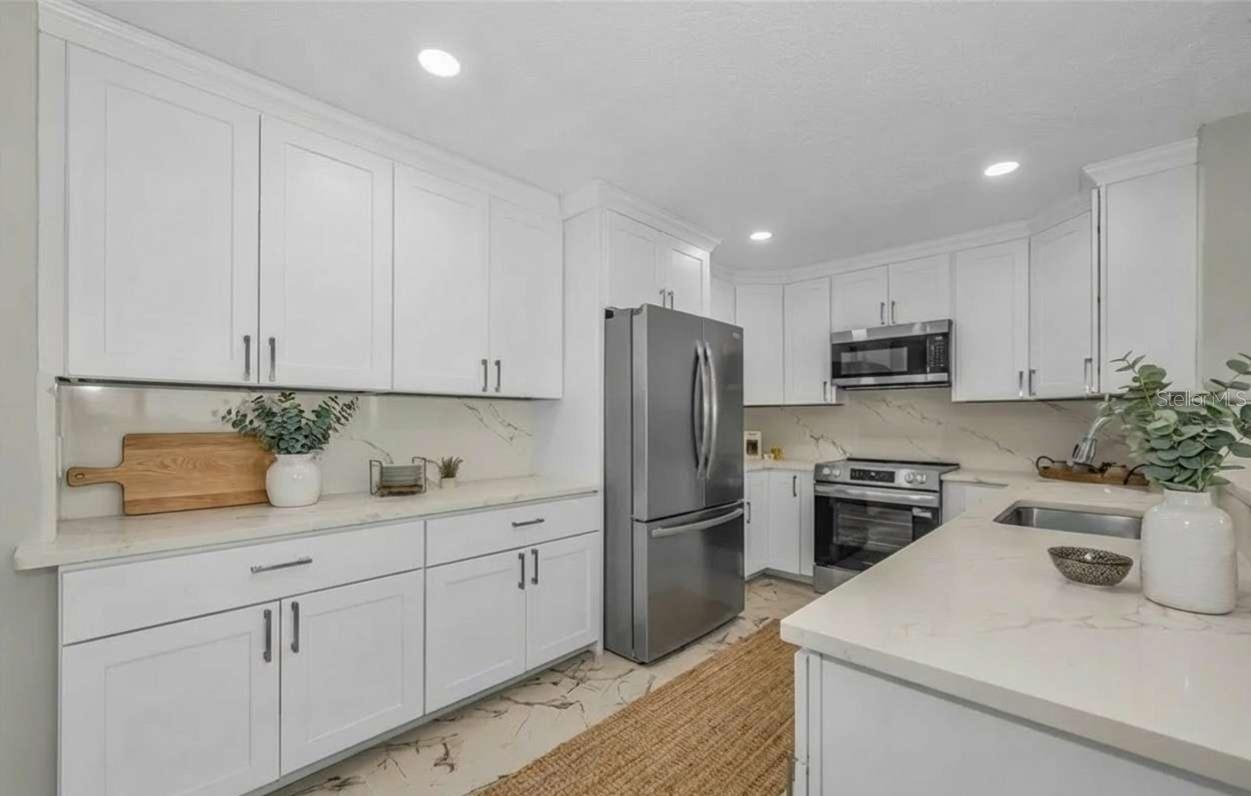 100 BLUFF VIEW DR #604C — photo 7