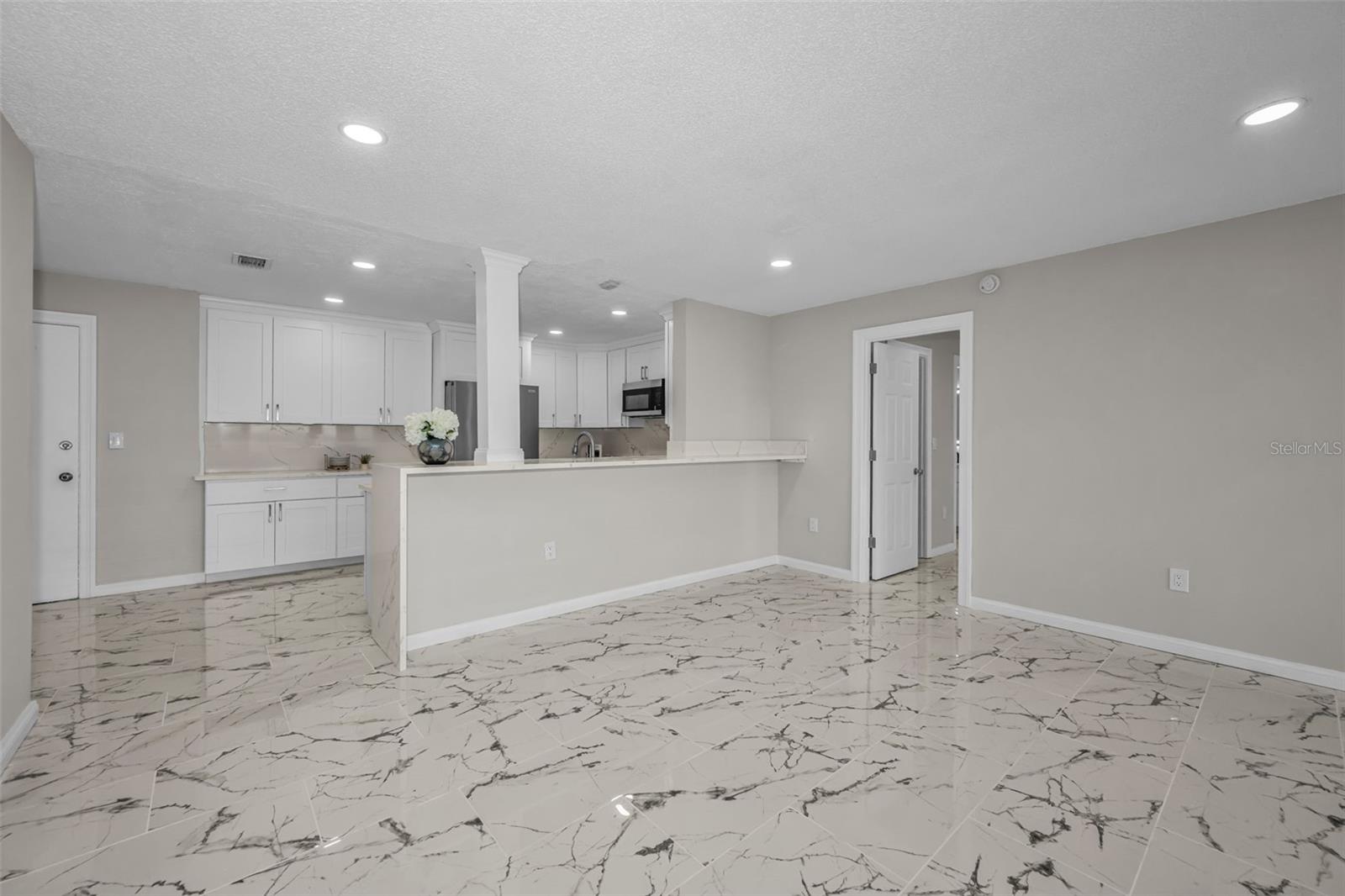 100 BLUFF VIEW DR #604C — photo 11