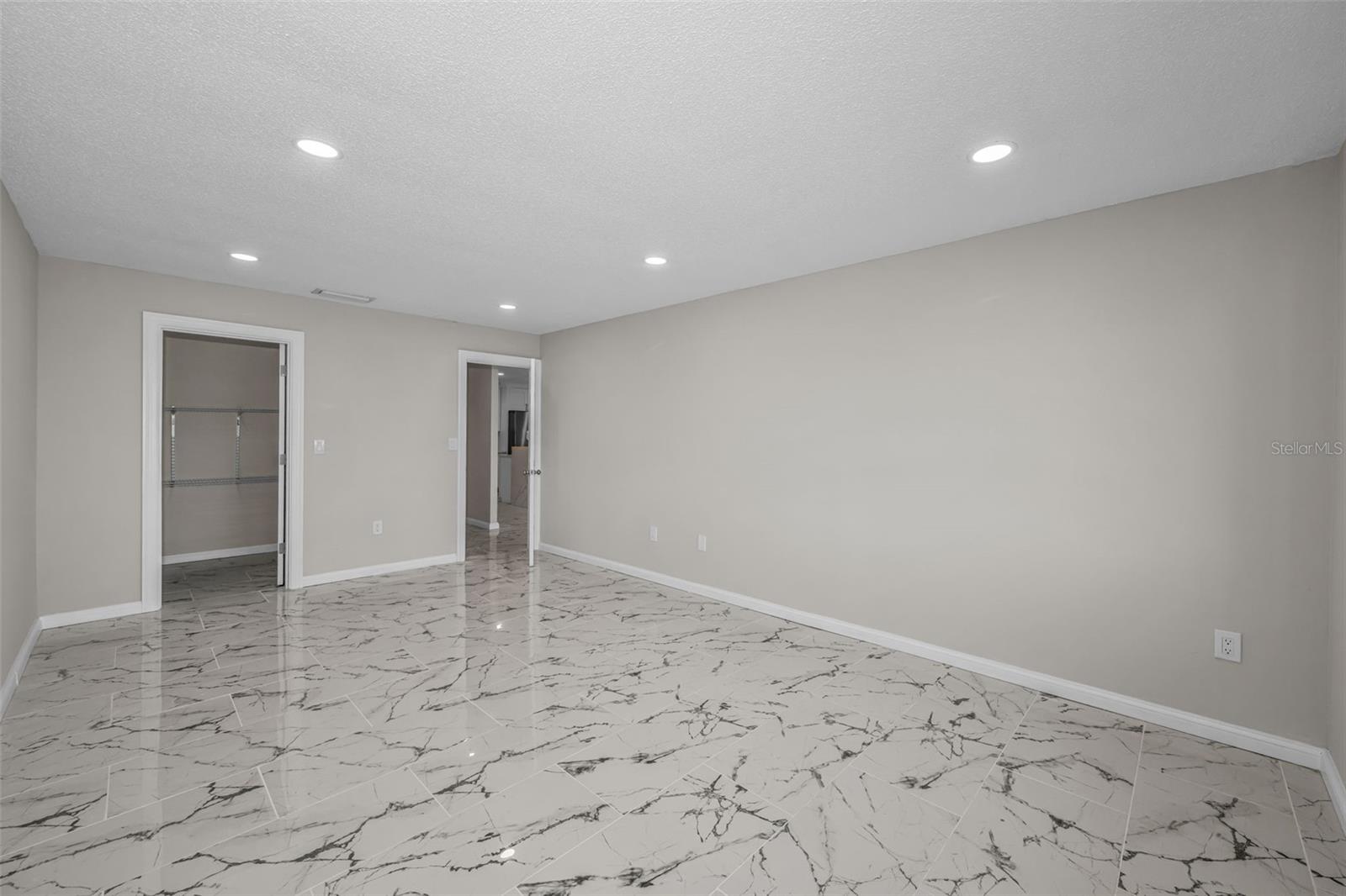100 BLUFF VIEW DR #604C — photo 29