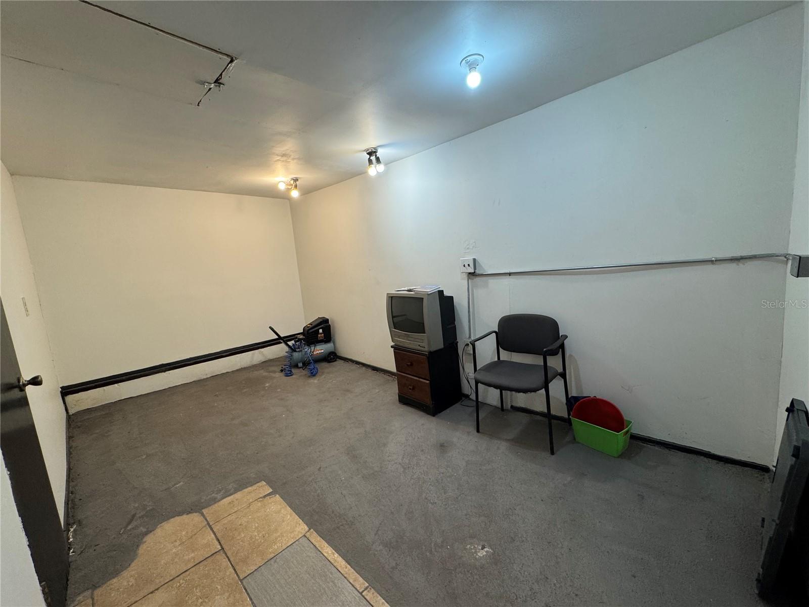 12309 CAMBRIDGE AVE — photo 25