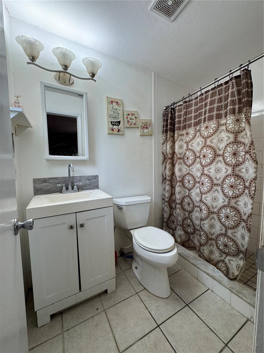 12309 CAMBRIDGE AVE — photo 16