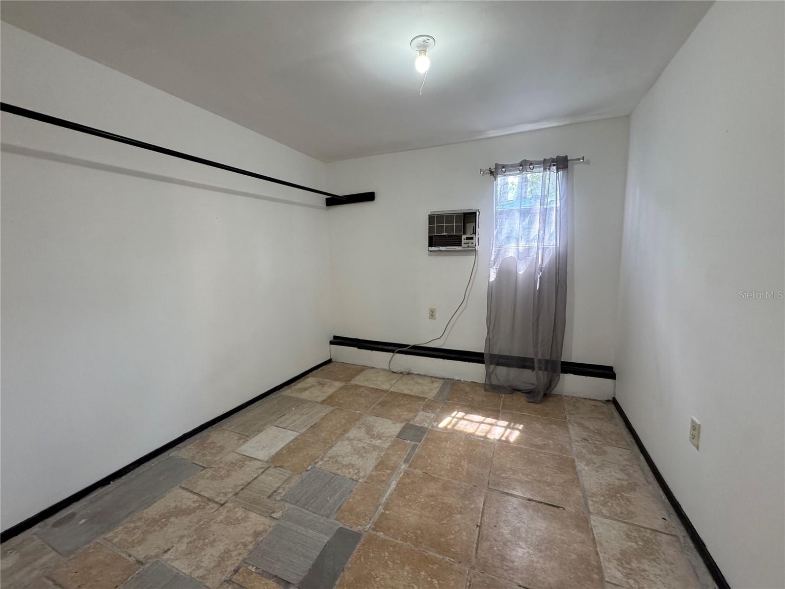 12309 CAMBRIDGE AVE — photo 24