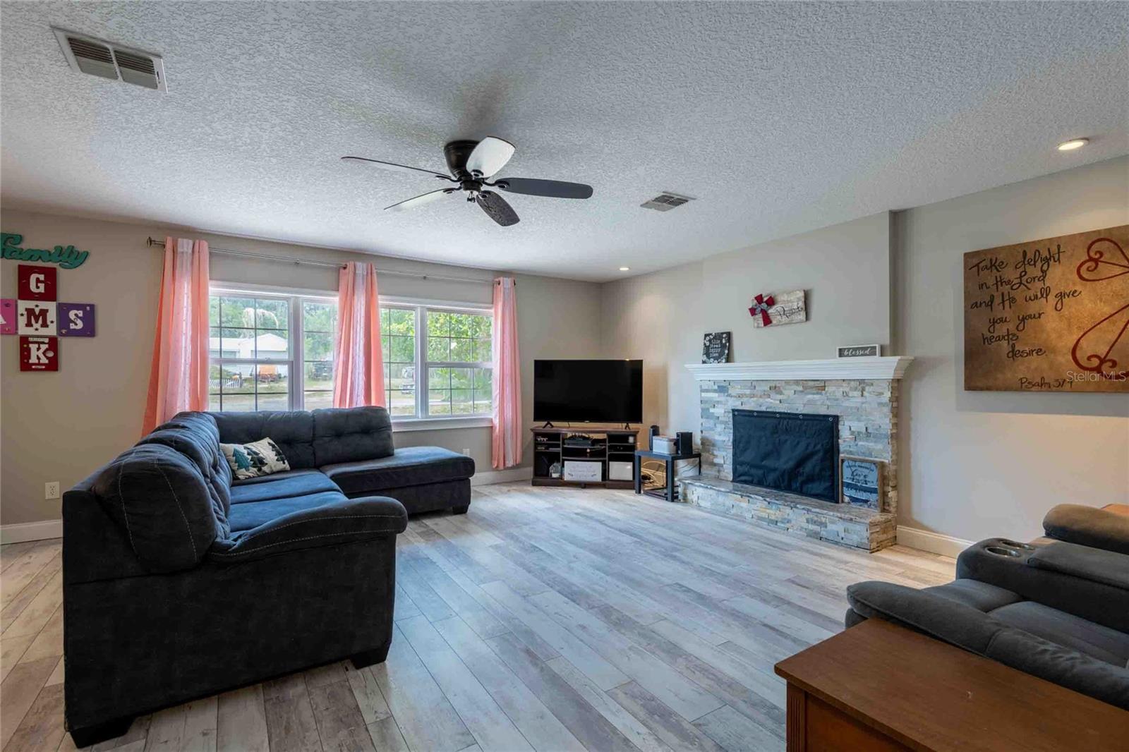 37010 CHURCH AVE — photo 6