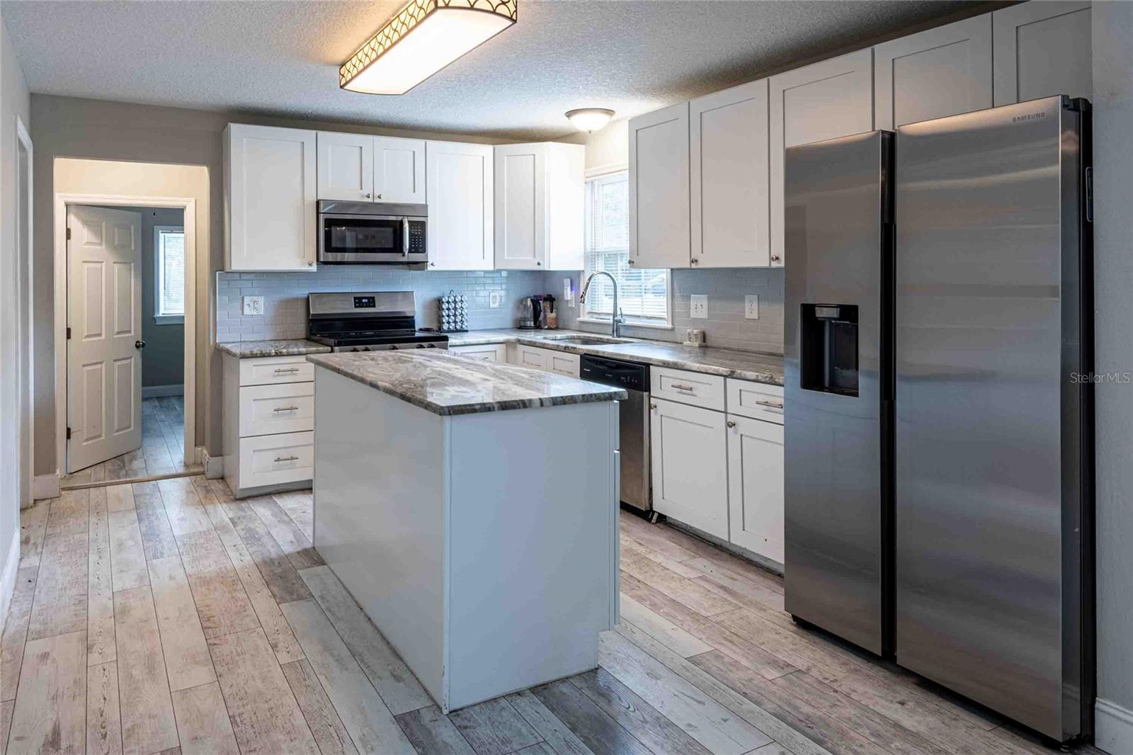 37010 CHURCH AVE — photo 10