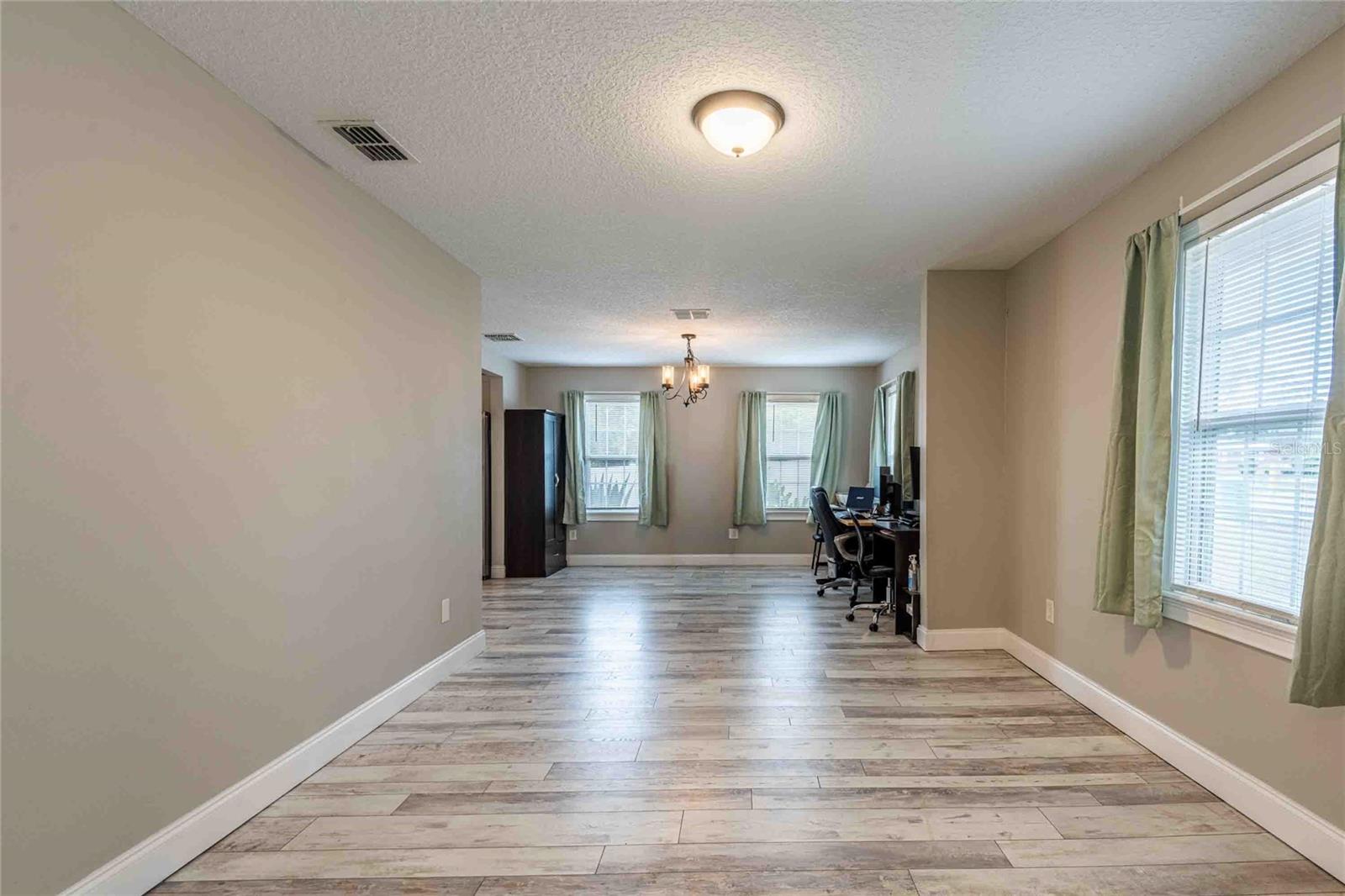 37010 CHURCH AVE — photo 4