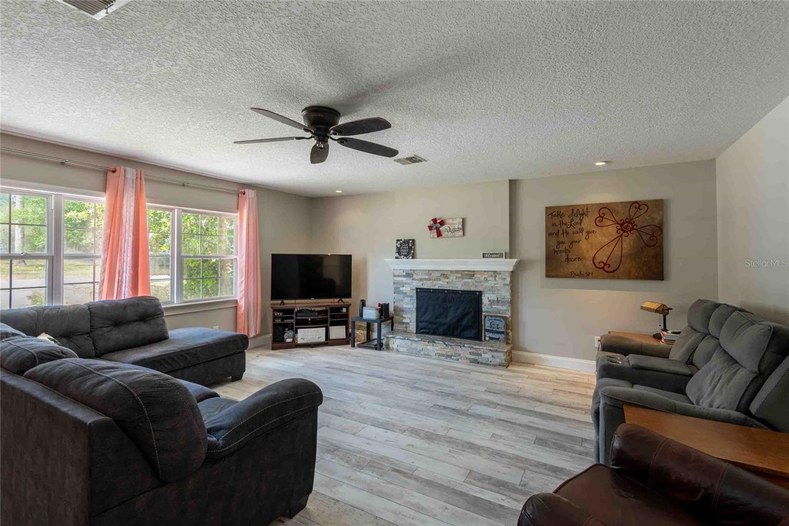 37010 CHURCH AVE — photo 5