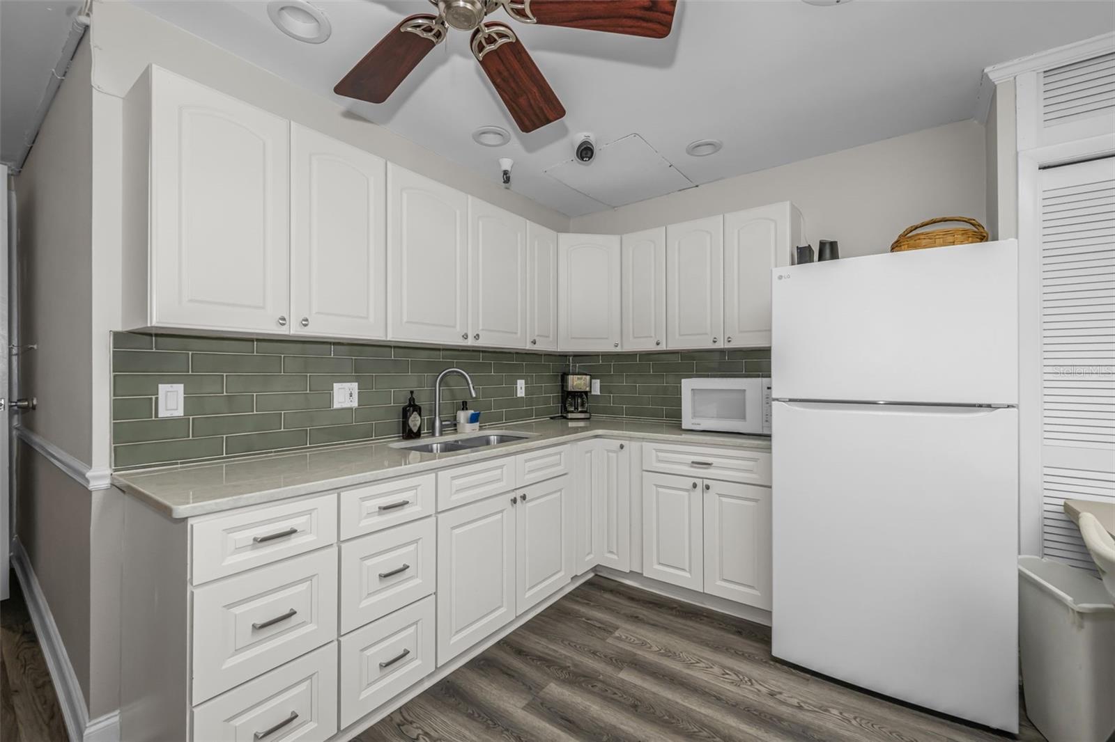 100 BLUFF VIEW DR #514C — photo 38