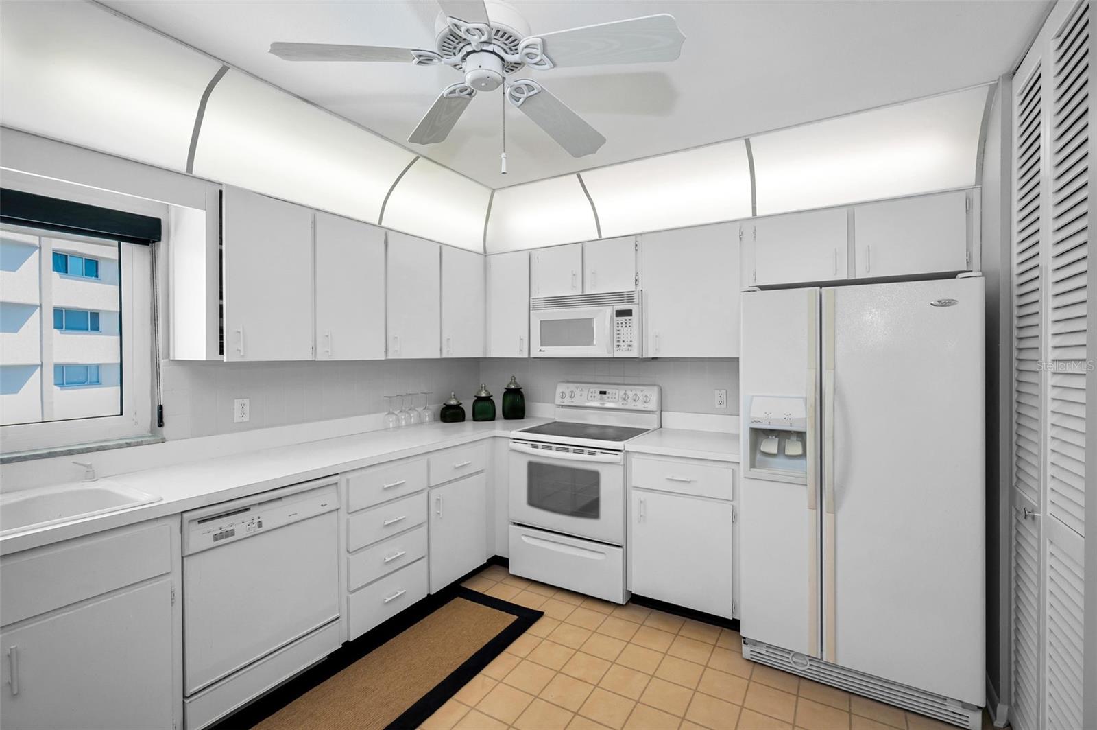 100 BLUFF VIEW DR #514C — photo 8