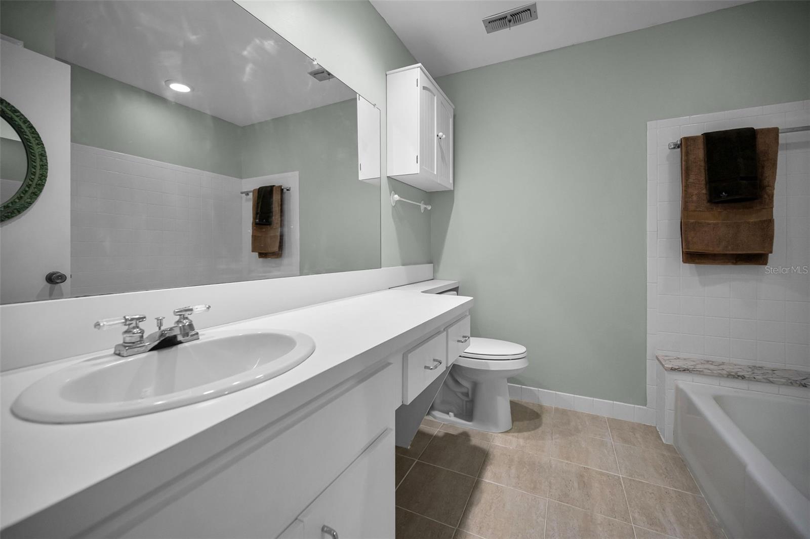 100 BLUFF VIEW DR #514C — photo 31