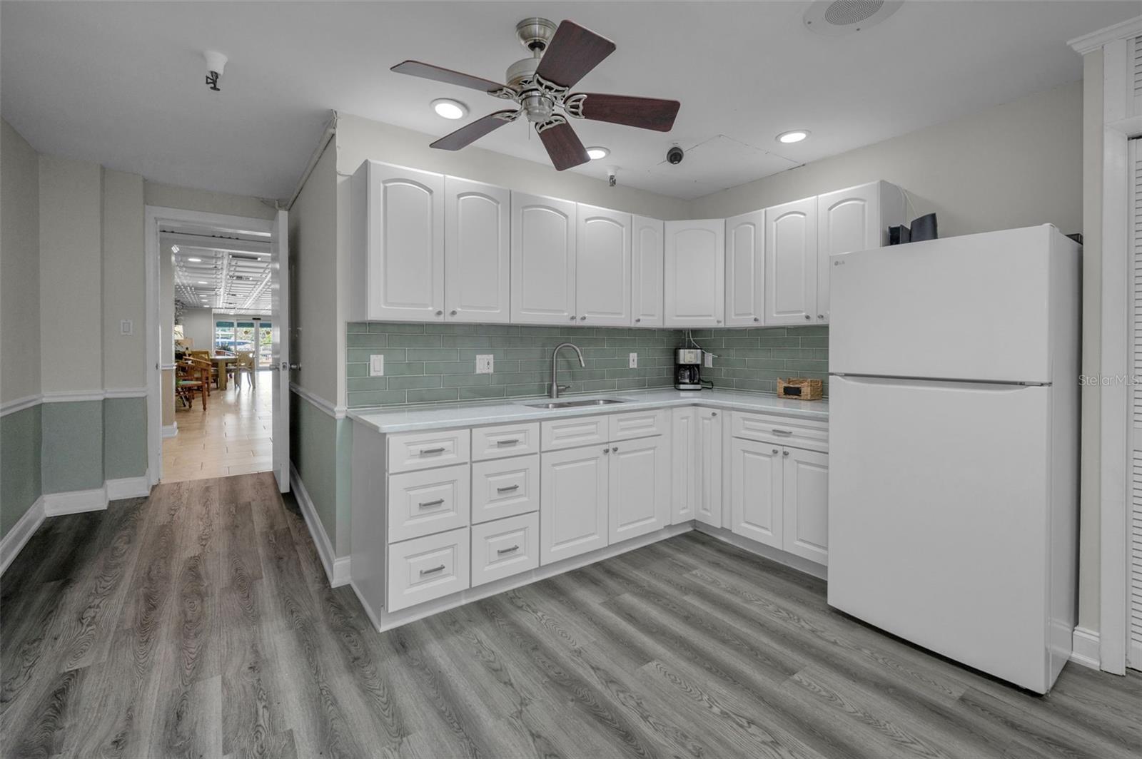 100 BLUFF VIEW DR #514C — photo 35