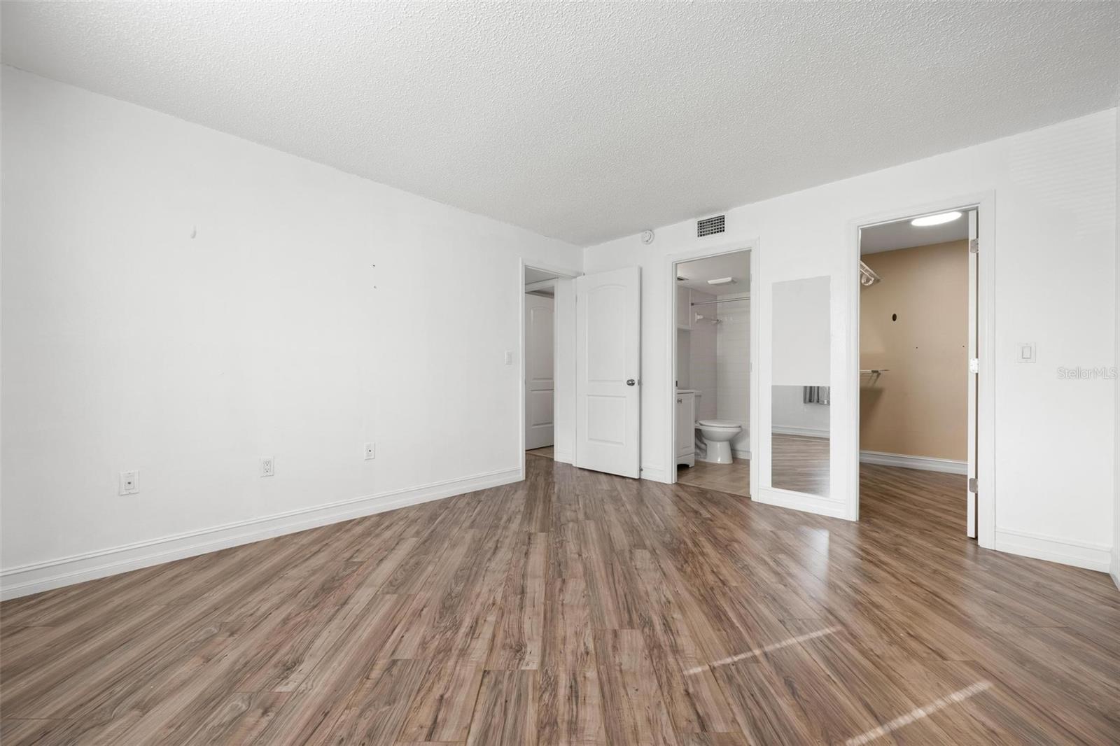 3223 BENEVA RD #101 — photo 16