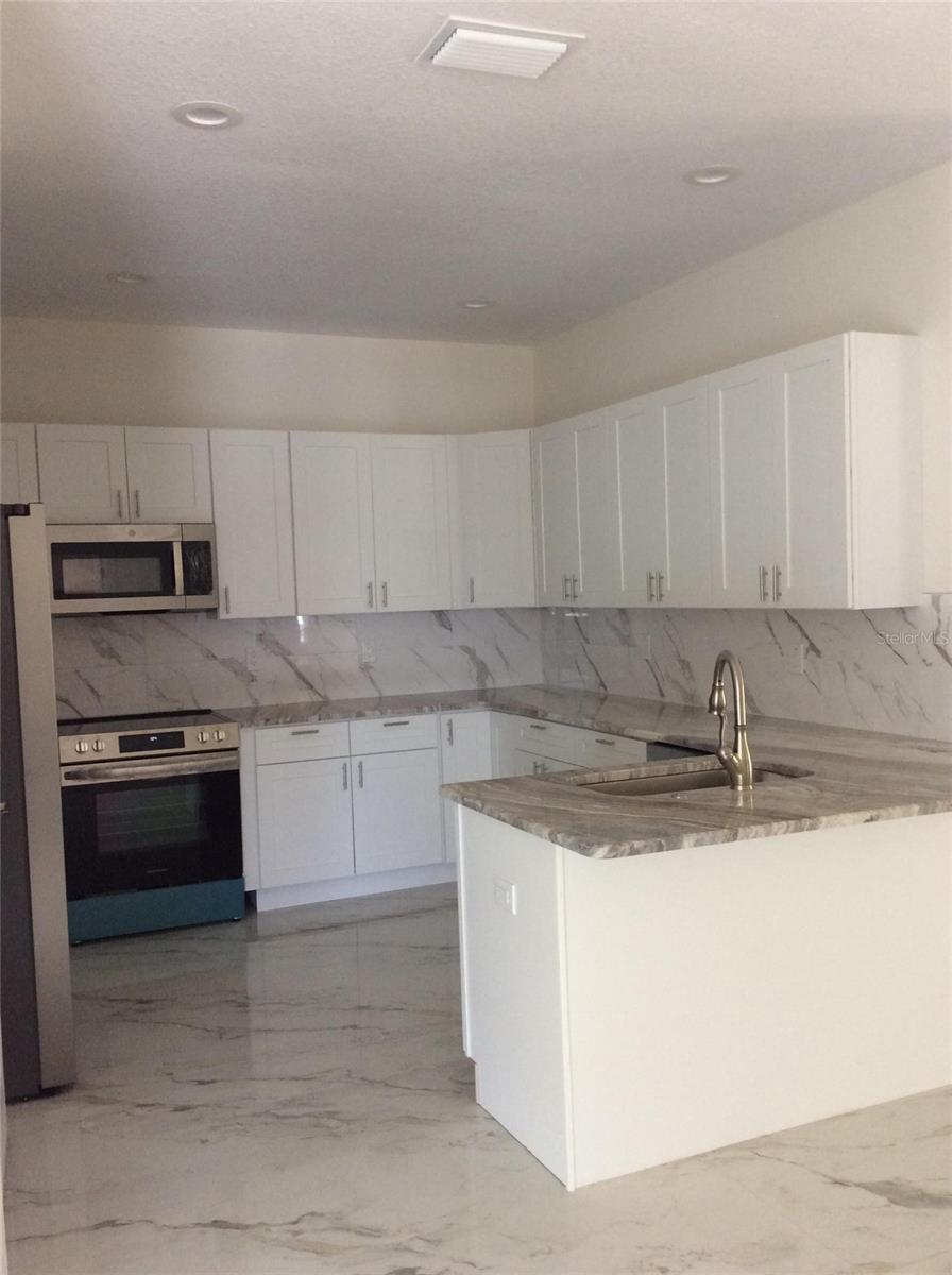 2812 DURHAM ST — photo 3