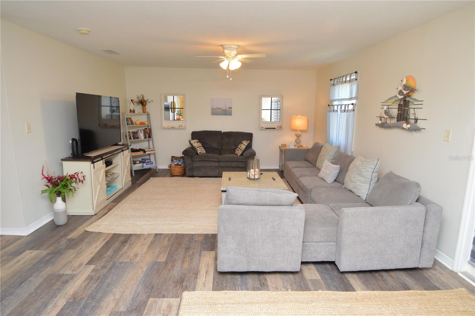 121 SEAHORSE DR SE #C — photo 20