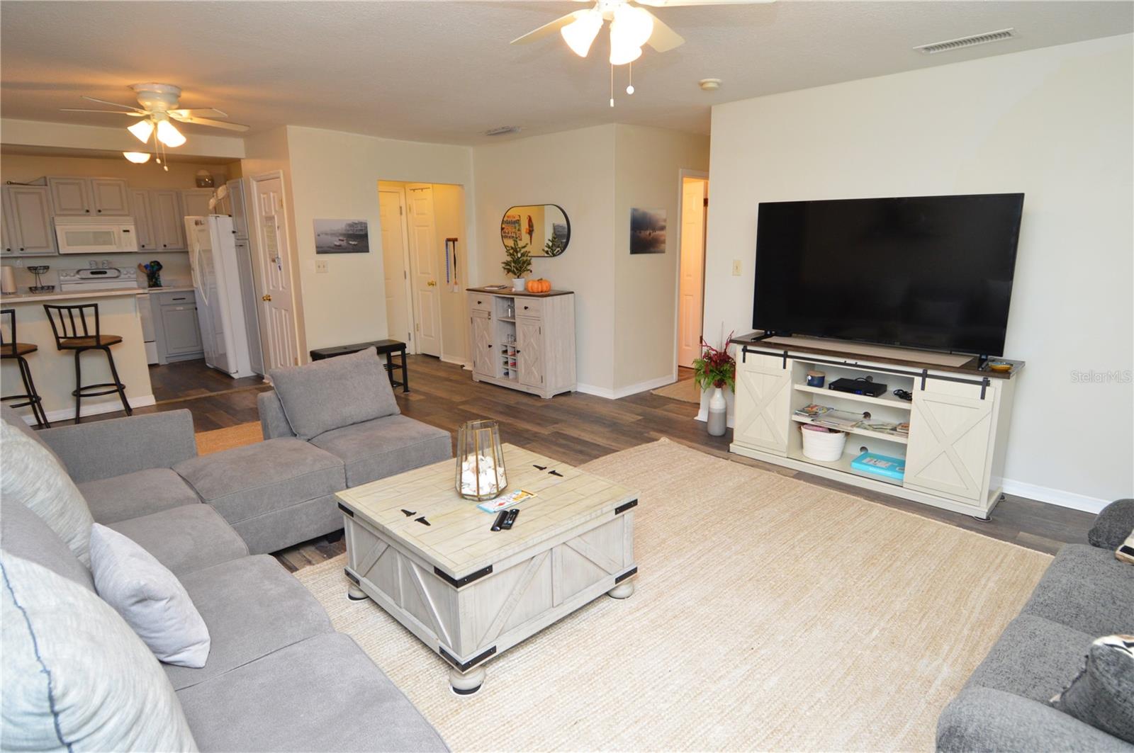 121 SEAHORSE DR SE #C — photo 6