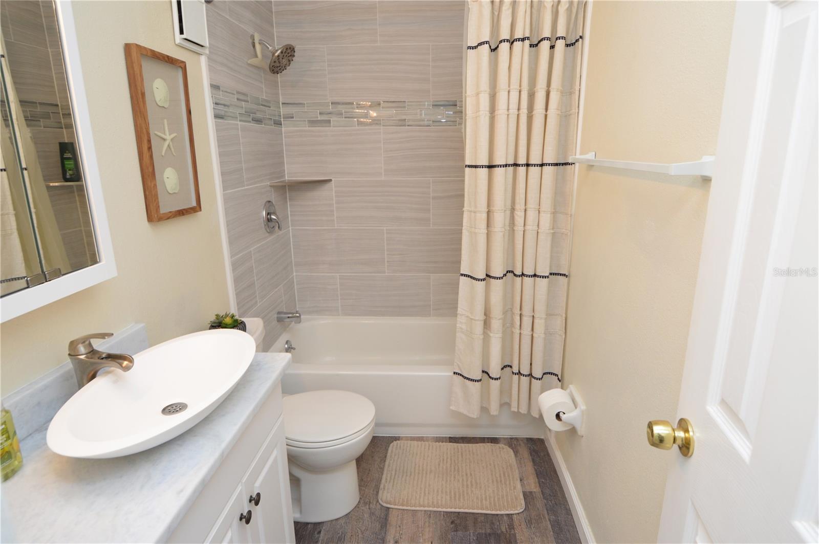 121 SEAHORSE DR SE #C — photo 44