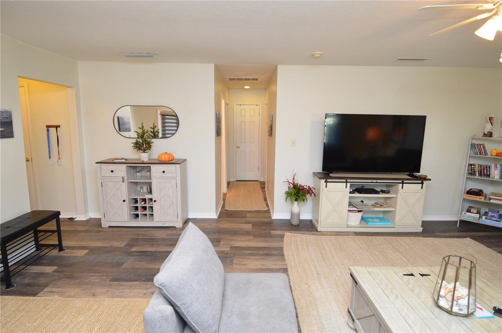 121 SEAHORSE DR SE #C — photo 21
