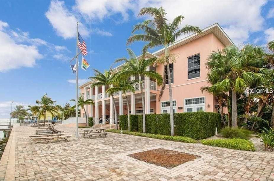 121 SEAHORSE DR SE #C — photo 83