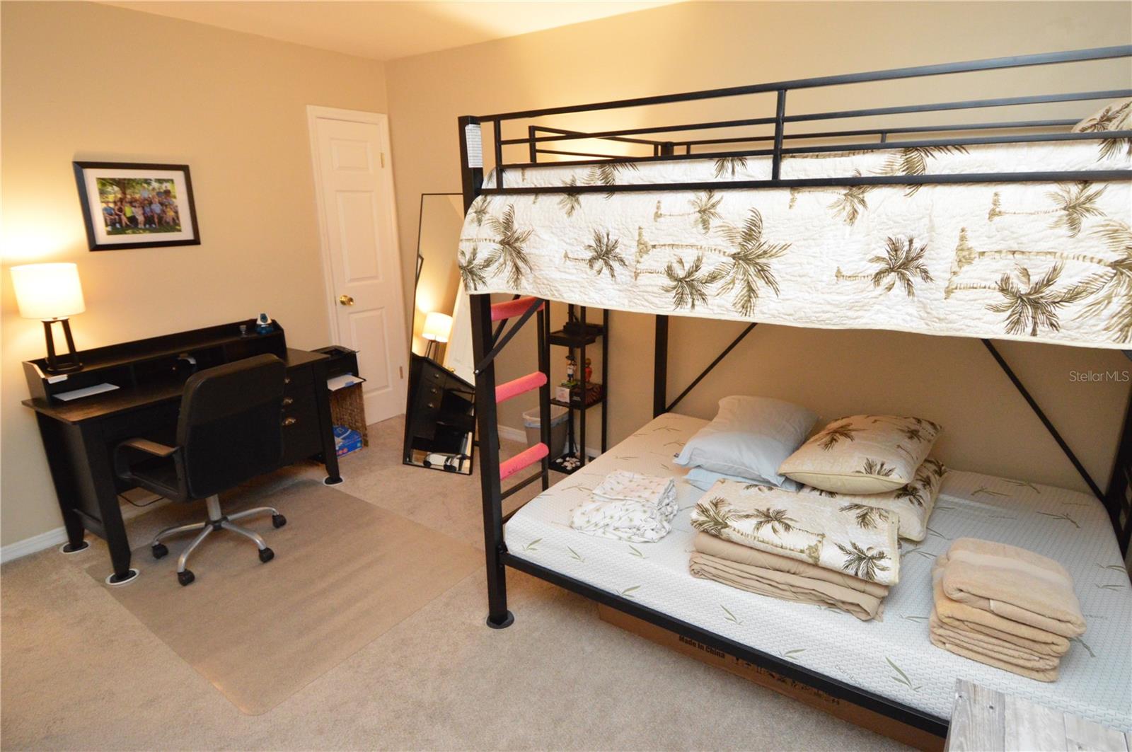 121 SEAHORSE DR SE #C — photo 38