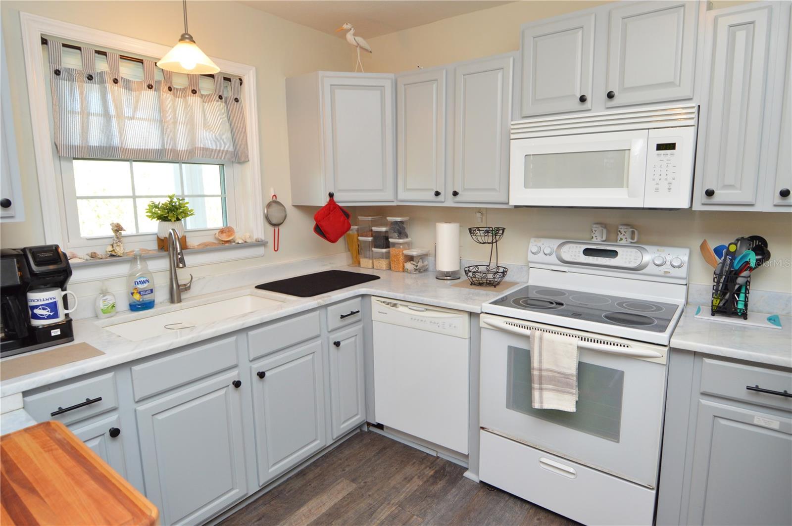 121 SEAHORSE DR SE #C — photo 11