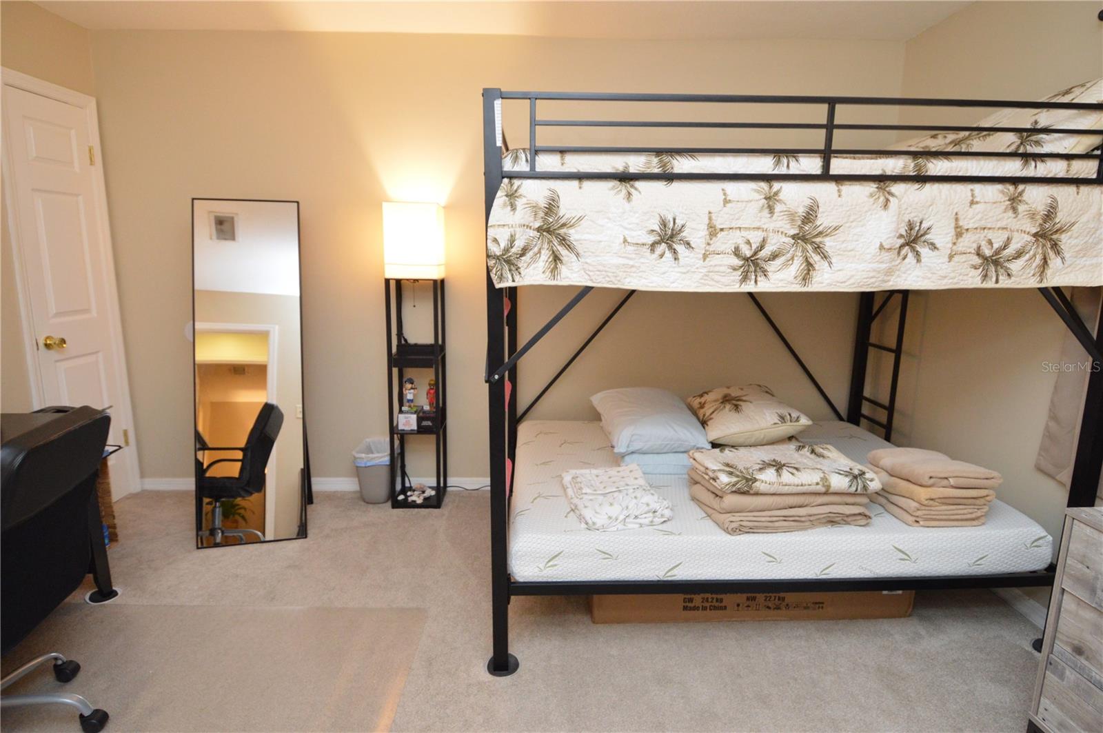 121 SEAHORSE DR SE #C — photo 37