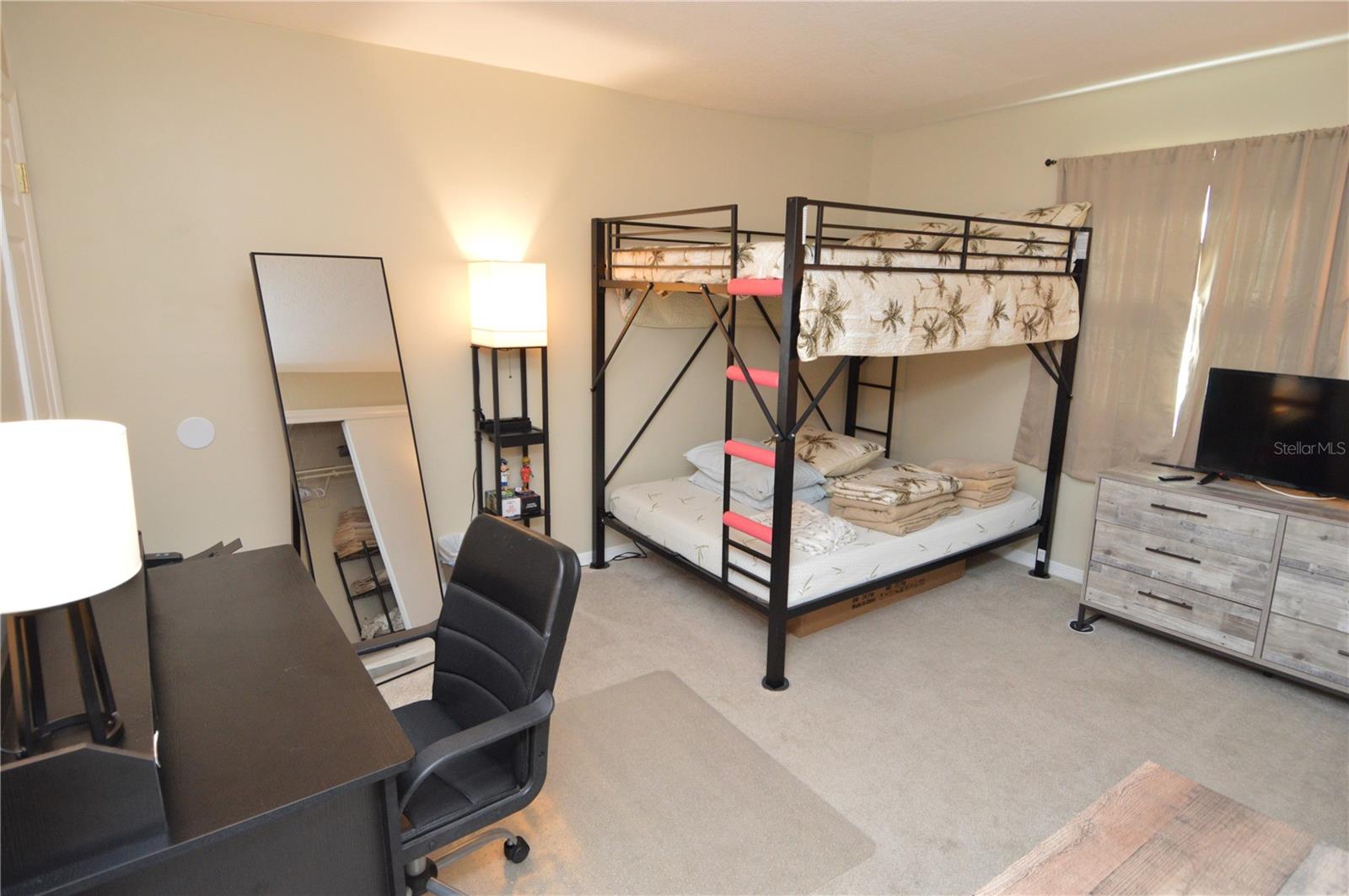 121 SEAHORSE DR SE #C — photo 36