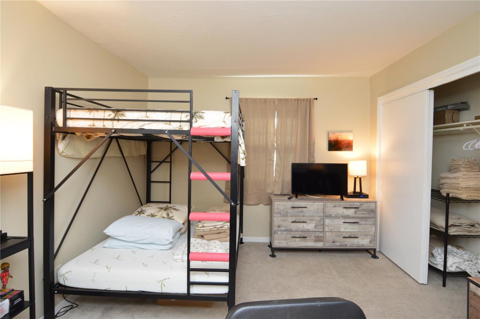 121 SEAHORSE DR SE #C — photo 40
