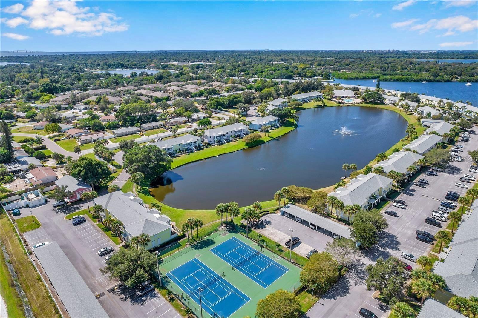 121 SEAHORSE DR SE #C — photo 68