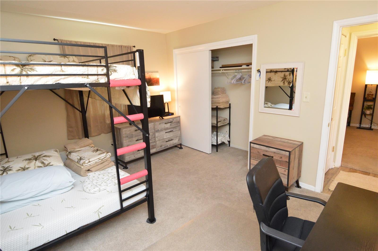 121 SEAHORSE DR SE #C — photo 41