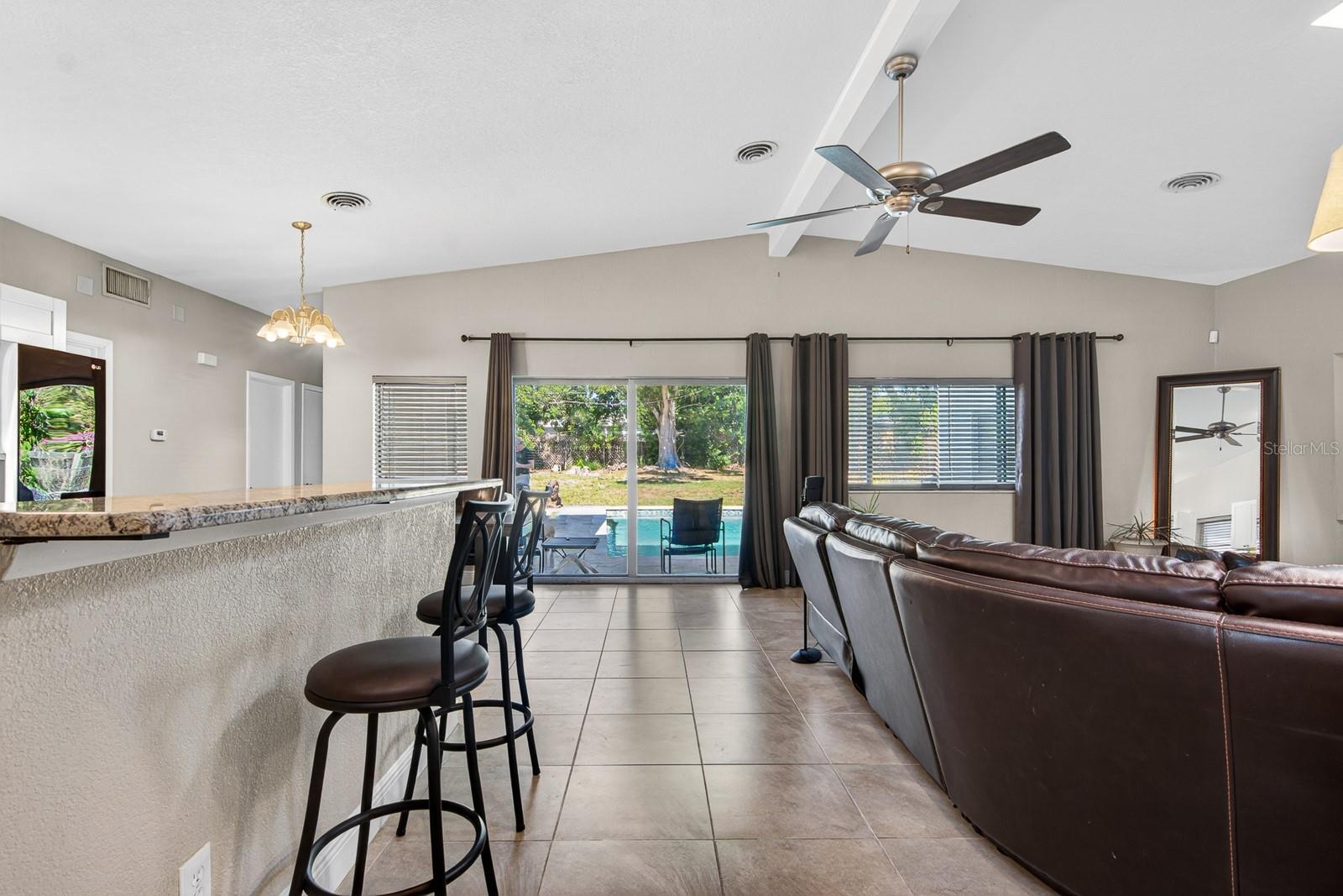 1424 S EVERGREEN AVE — photo 11