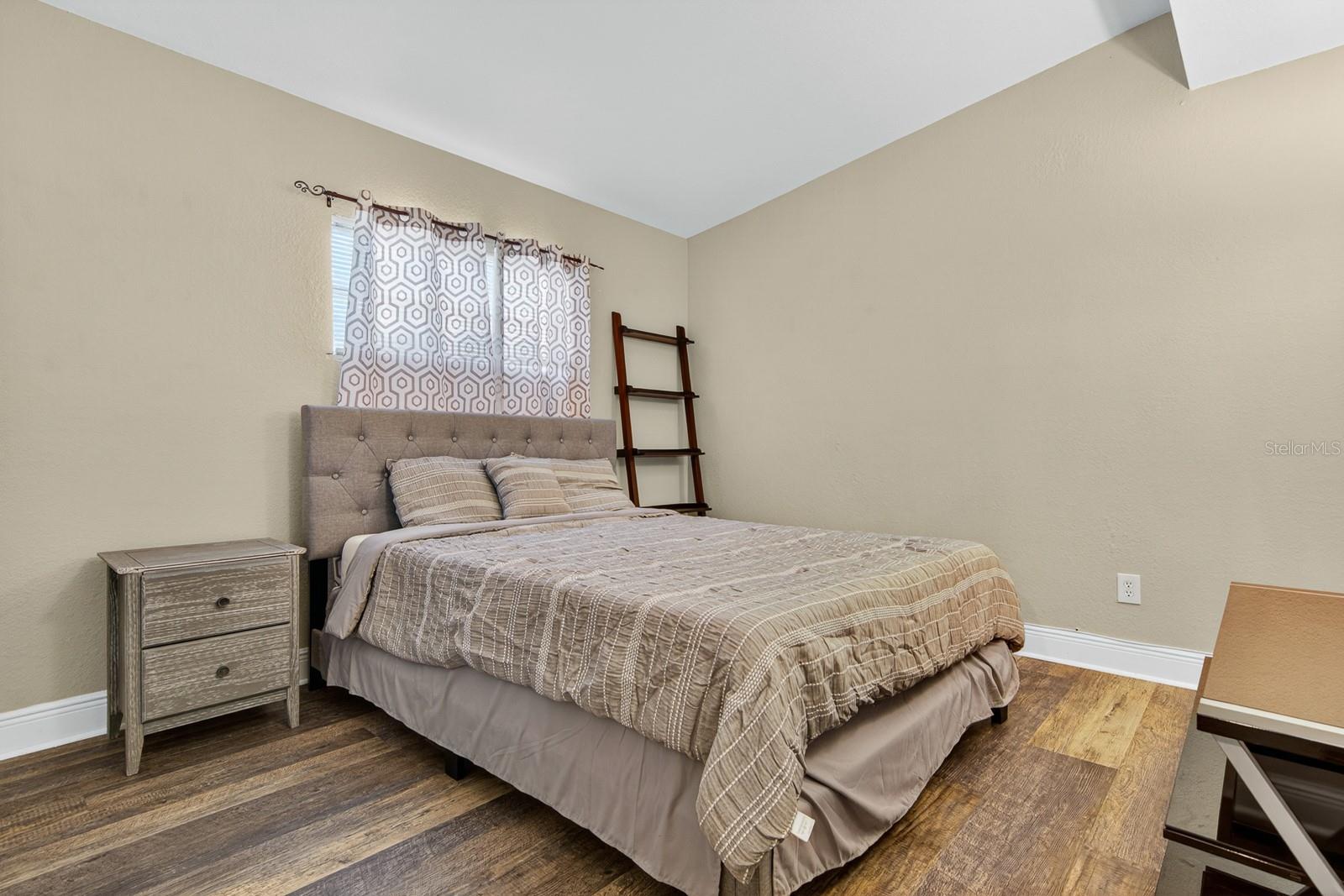 1424 S EVERGREEN AVE — photo 19