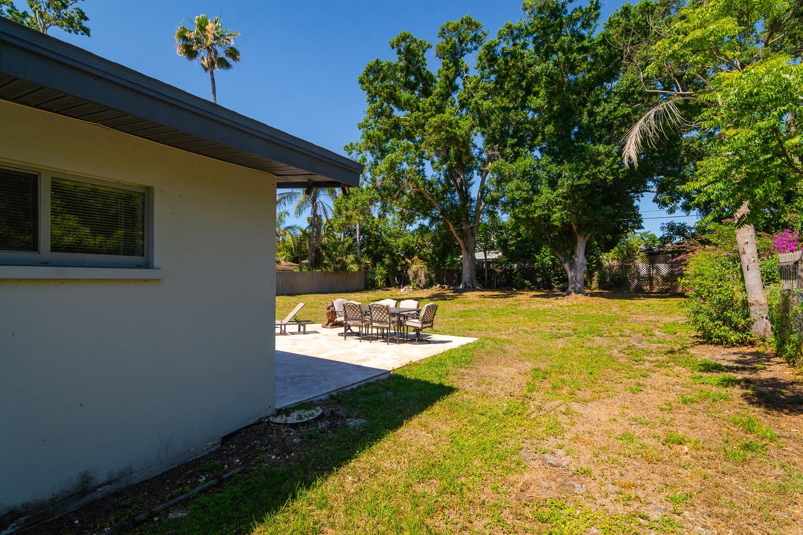 1424 S EVERGREEN AVE — photo 58