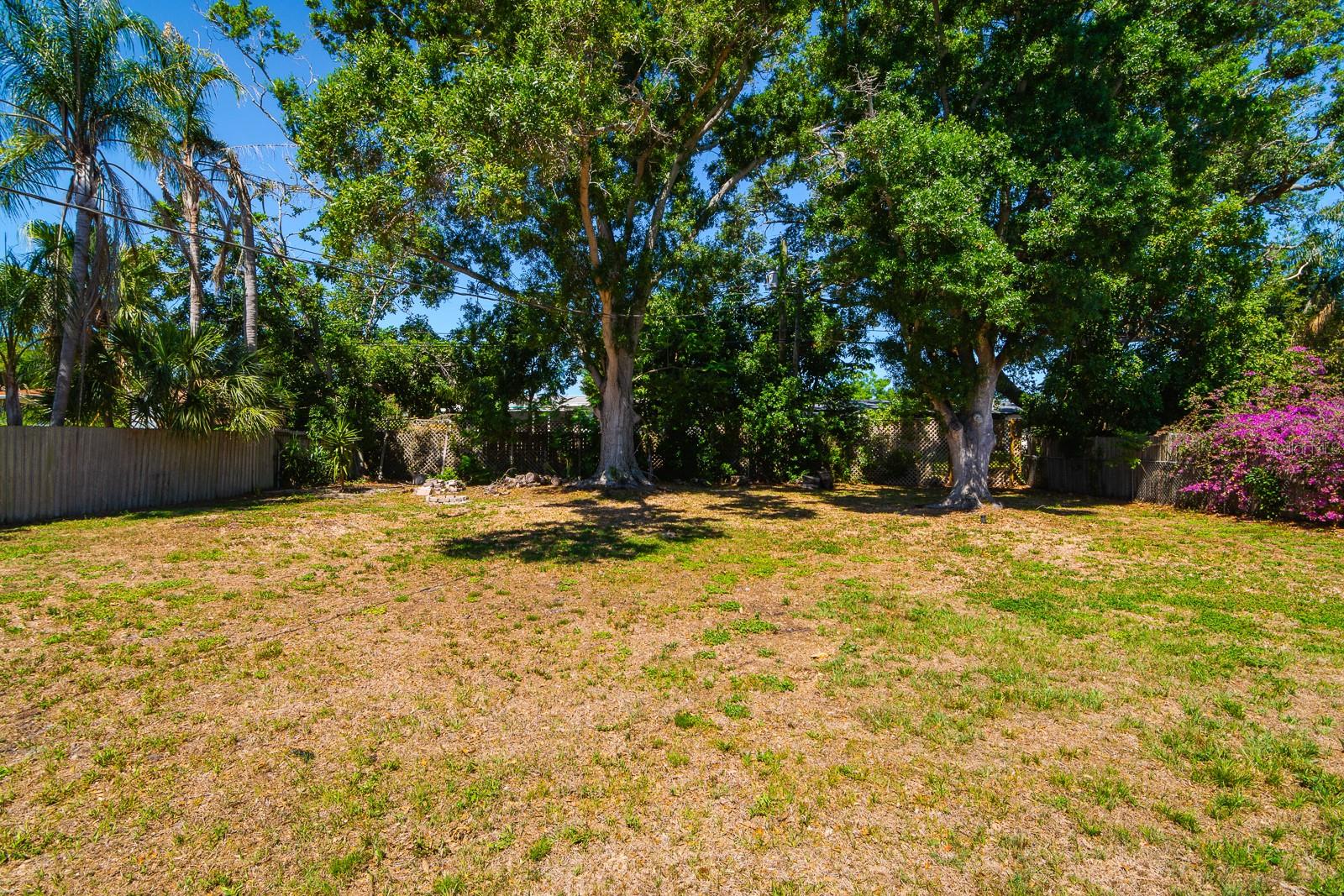 1424 S EVERGREEN AVE — photo 54