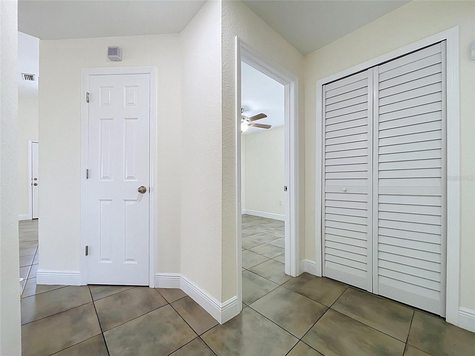 2127 W PERIO ST #1 — photo 17