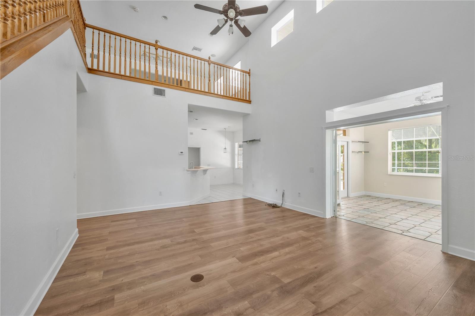 1507 W WINDHORST RD — photo 21