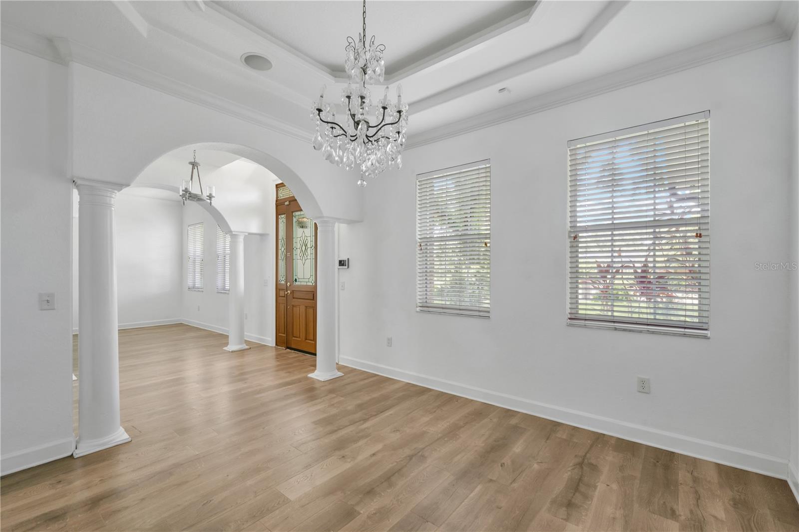 1507 W WINDHORST RD — photo 14