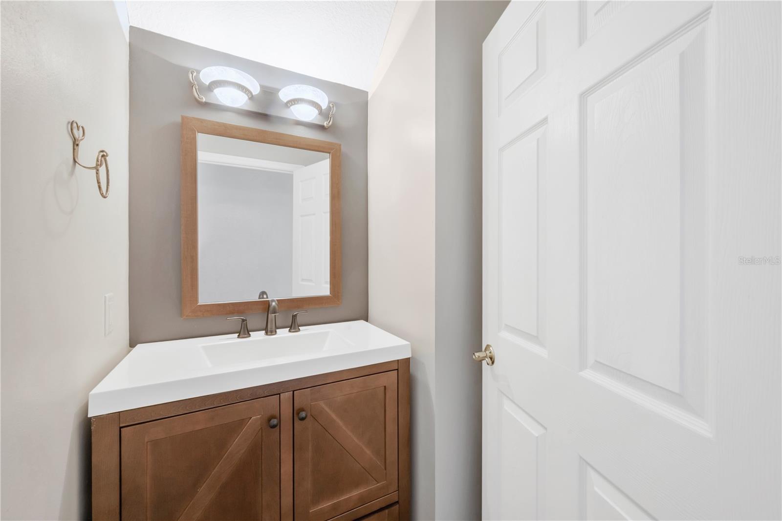1507 W WINDHORST RD — photo 15
