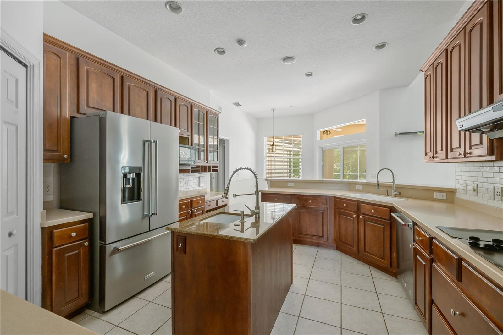 1507 W WINDHORST RD — photo 30