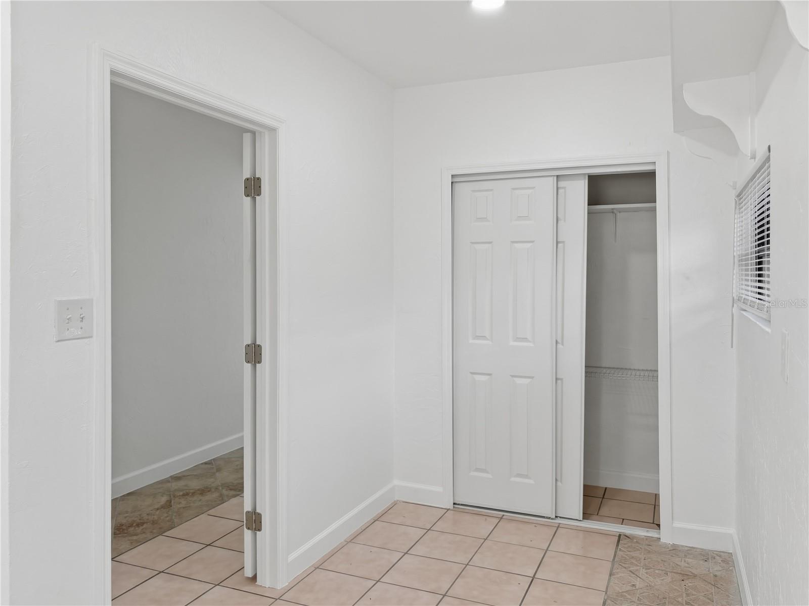 2847 OAK ST — photo 13