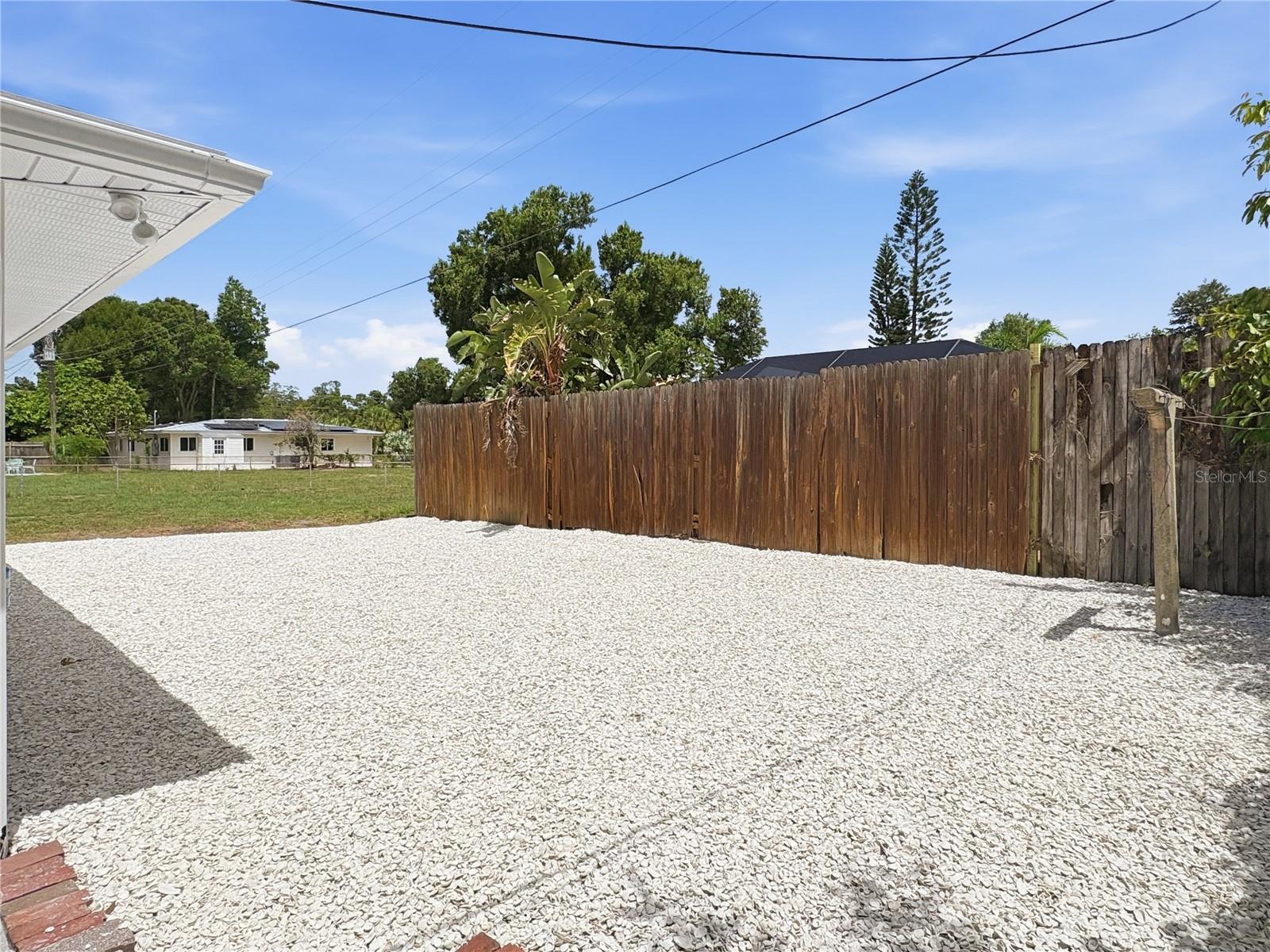 2847 OAK ST — photo 16