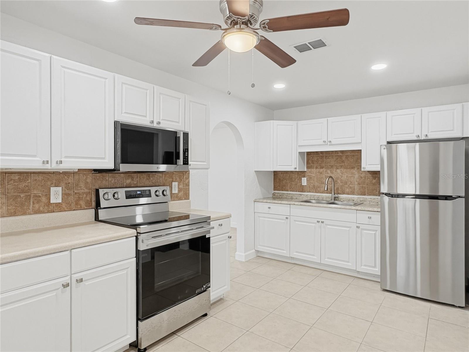 2847 OAK ST — photo 5
