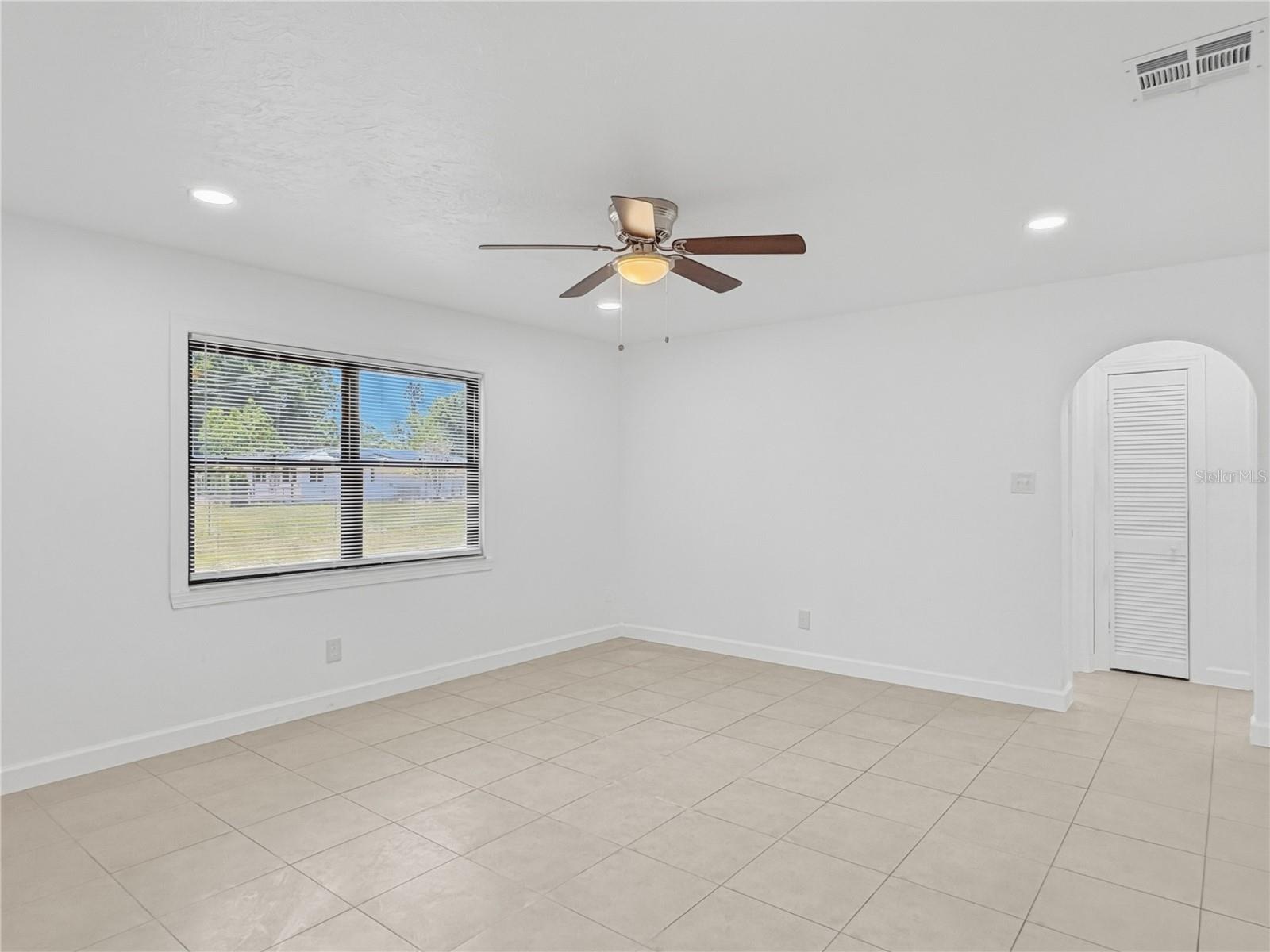 2847 OAK ST — photo 4