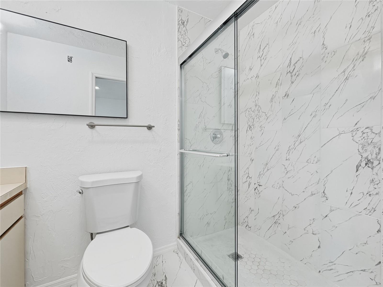 2847 OAK ST — photo 14