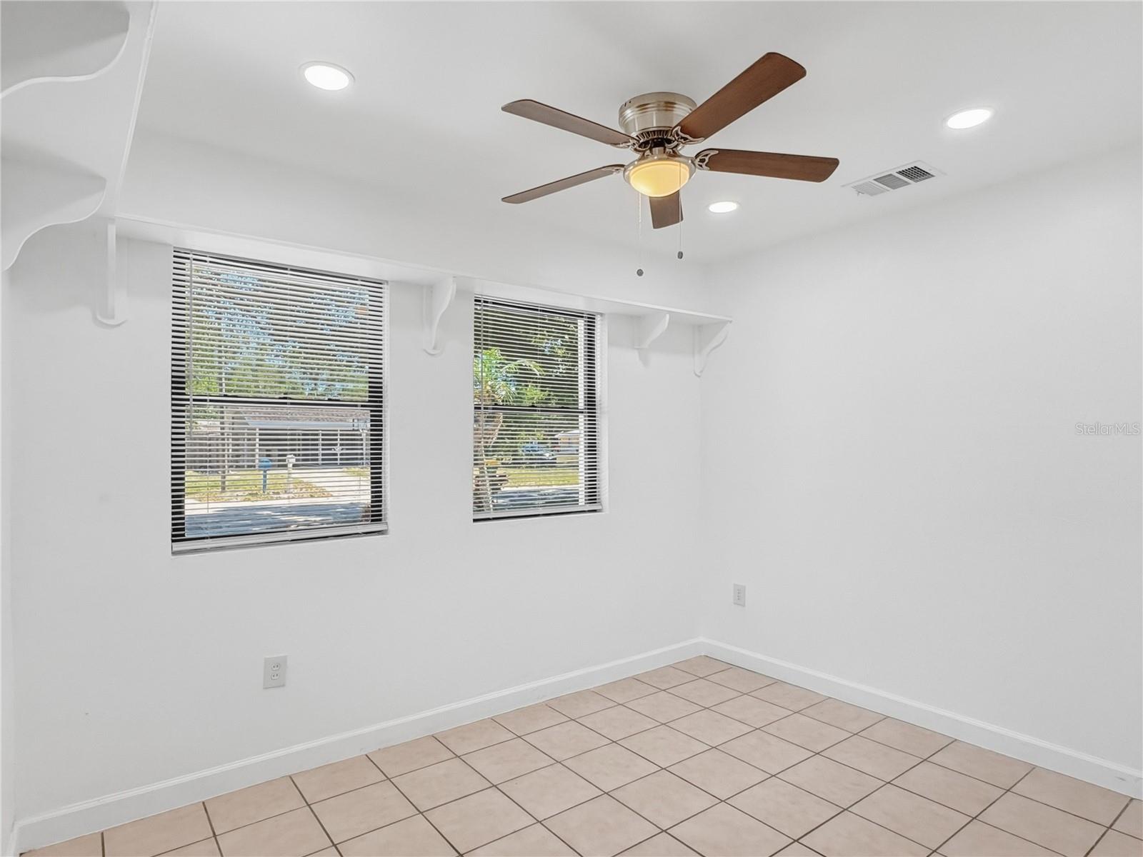 2847 OAK ST — photo 11