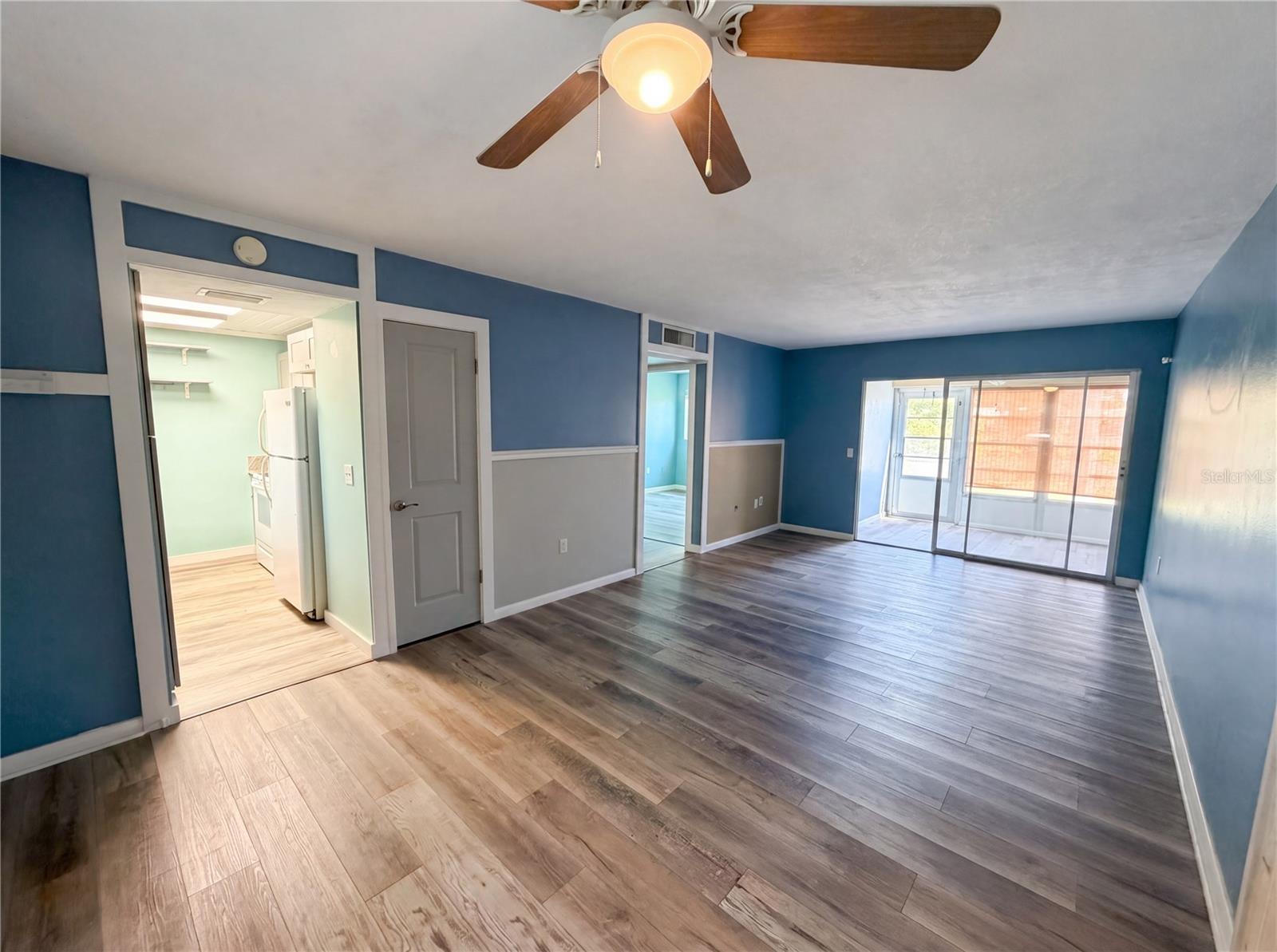 1303 S HERCULES AVE #6 — photo 4