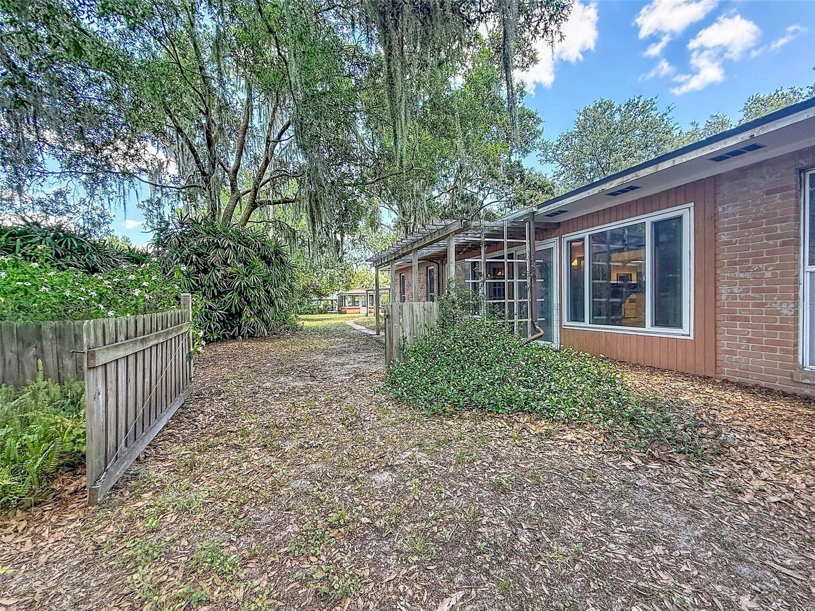 18202 OAKDALE RD — photo 51