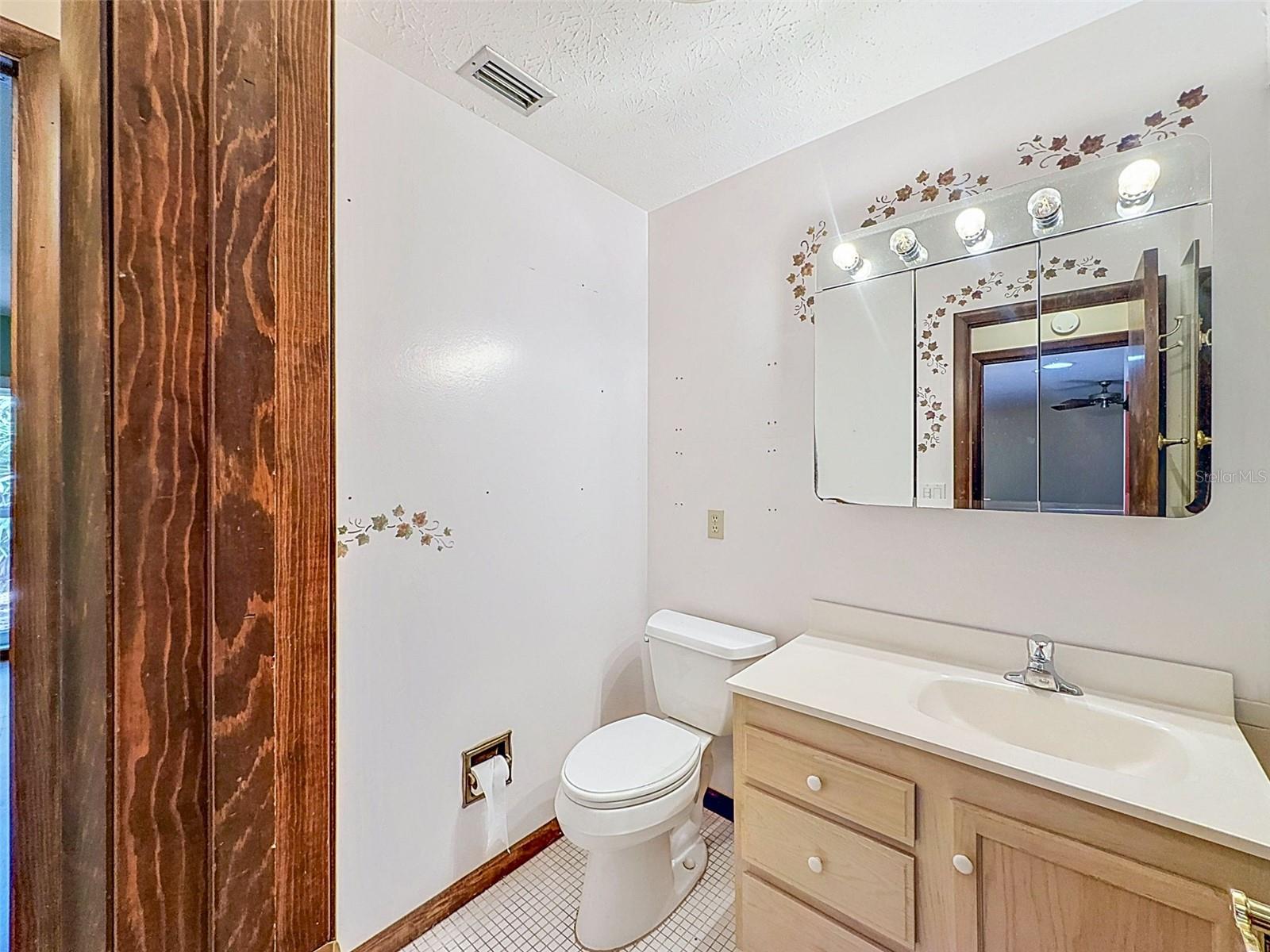18202 OAKDALE RD — photo 27